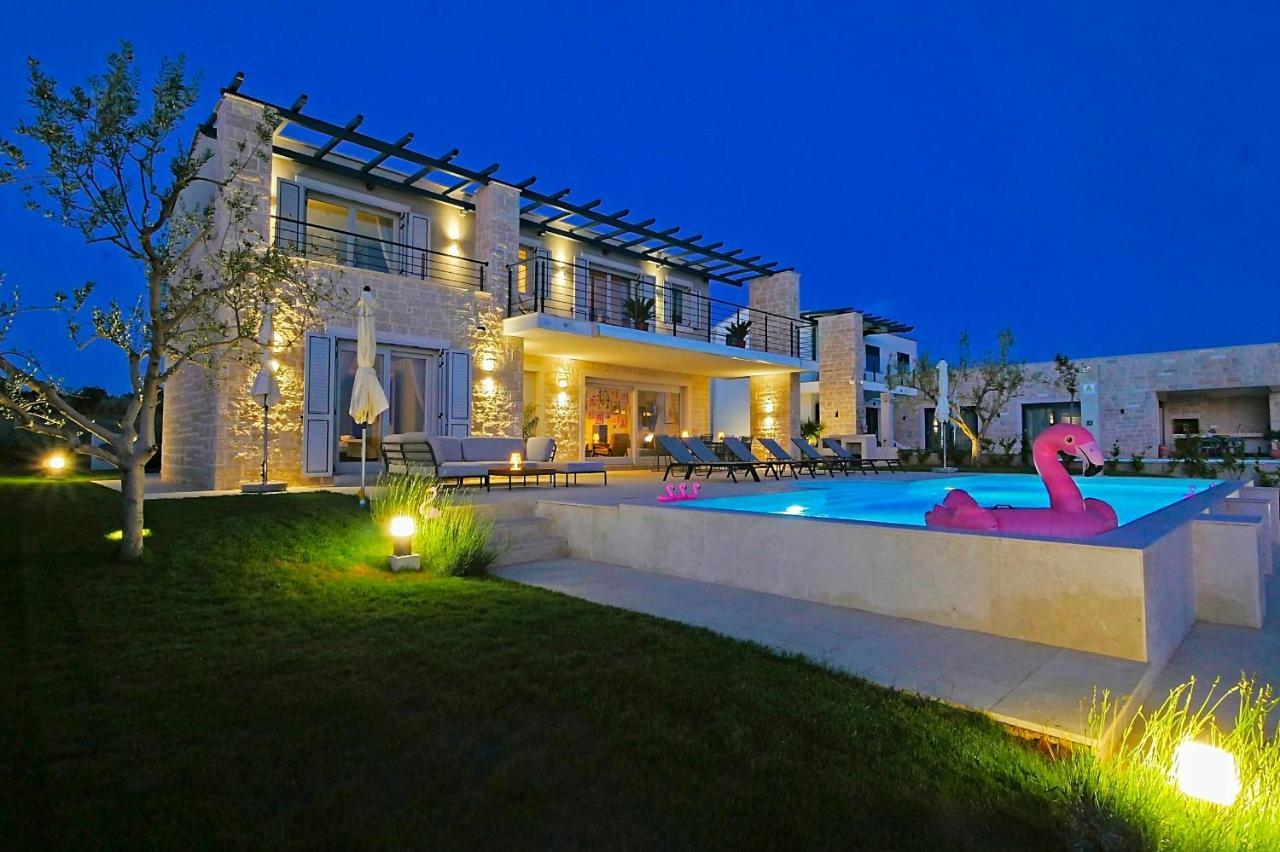 Villa Flamingo Kastelir Exterior photo