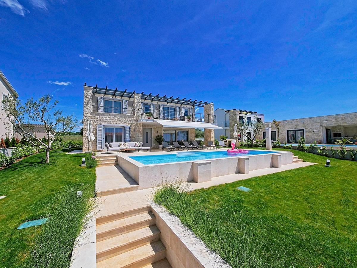 Villa Flamingo Kastelir Exterior photo