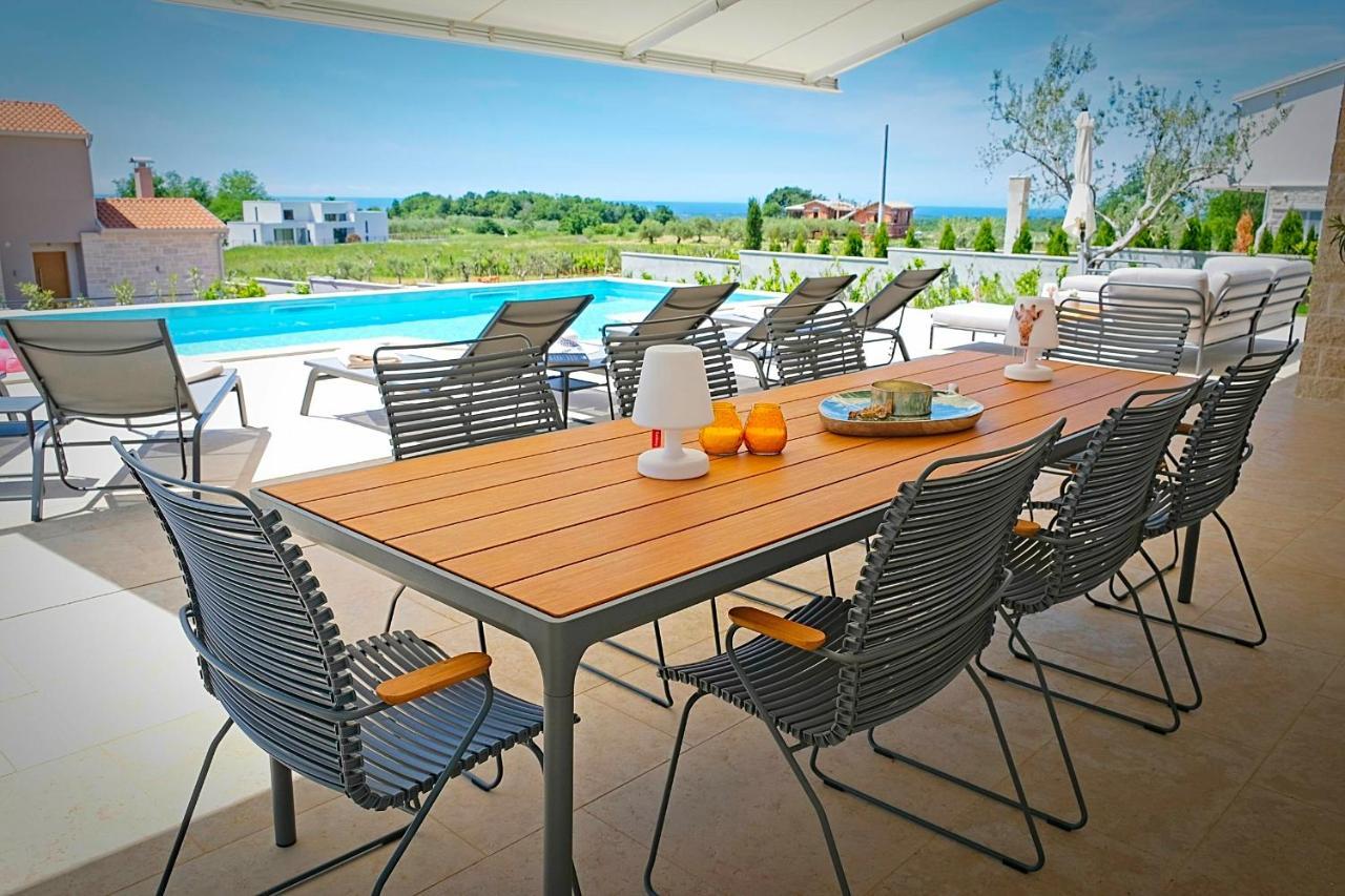 Villa Flamingo Kastelir Exterior photo
